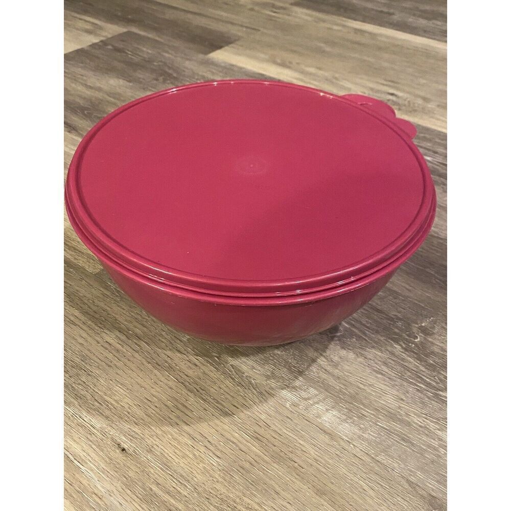 TUPPERWARE Thatsa Bowl XL Dark Wine Pink Mixing Bowl &  Lid 32 Cup/7.8 L 2539A-2